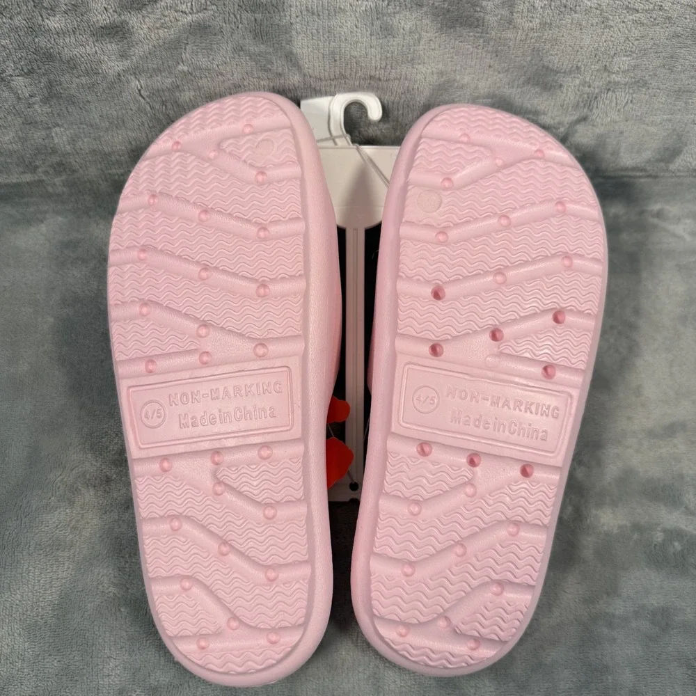 Hello‎ Kitty Girls Lite Pink Slip-on Snadals Size 4/5
